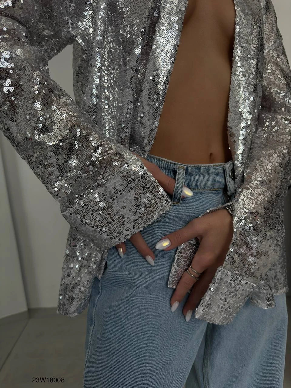 Sequined button -free shirt