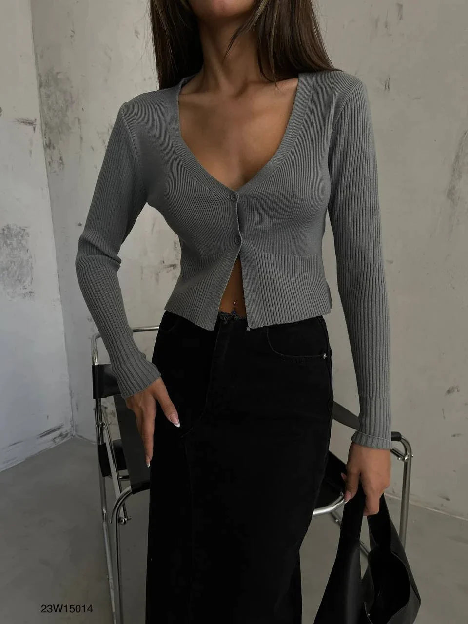 Dual button V -neck knitwear blouse