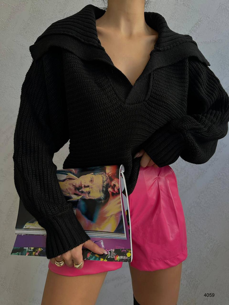 Madonna collar sweater